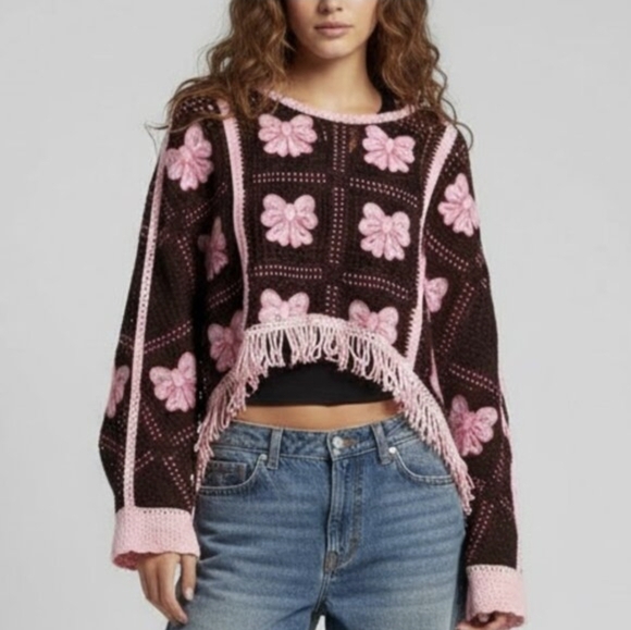 House of Harlow 1960 Sweaters - House or Harlow 1960 Crochet Fringe Bow Poncho Sweater NWT